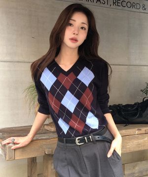 [W]브이넥 아가일 니트 - 2color