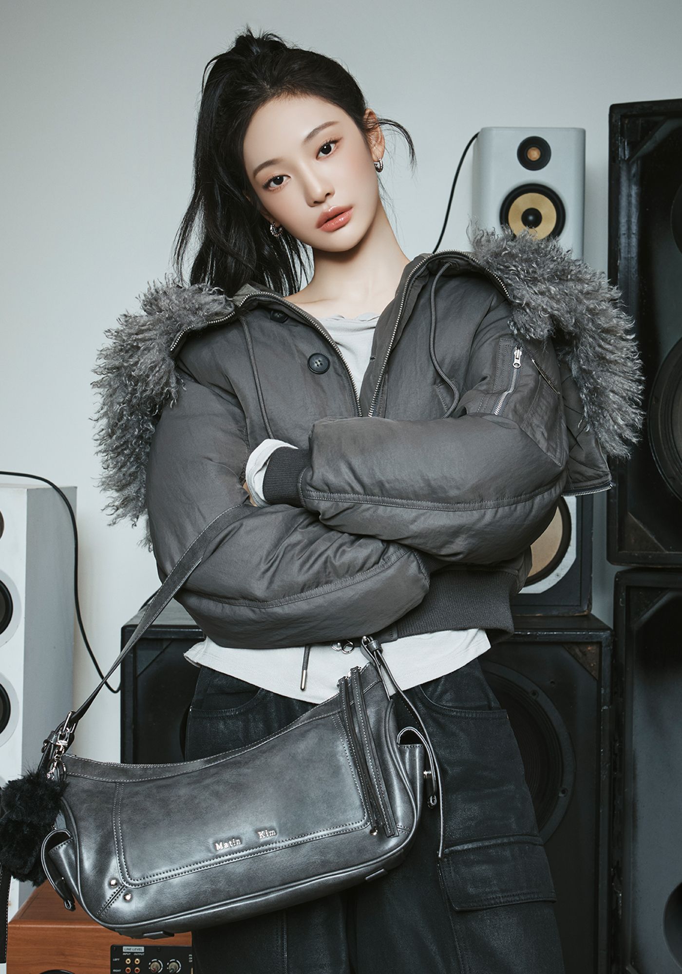 MUSINSA公式 | MATIN KIM RIVET POINT QUAD SHOULDER BAG IN CHARCOAL