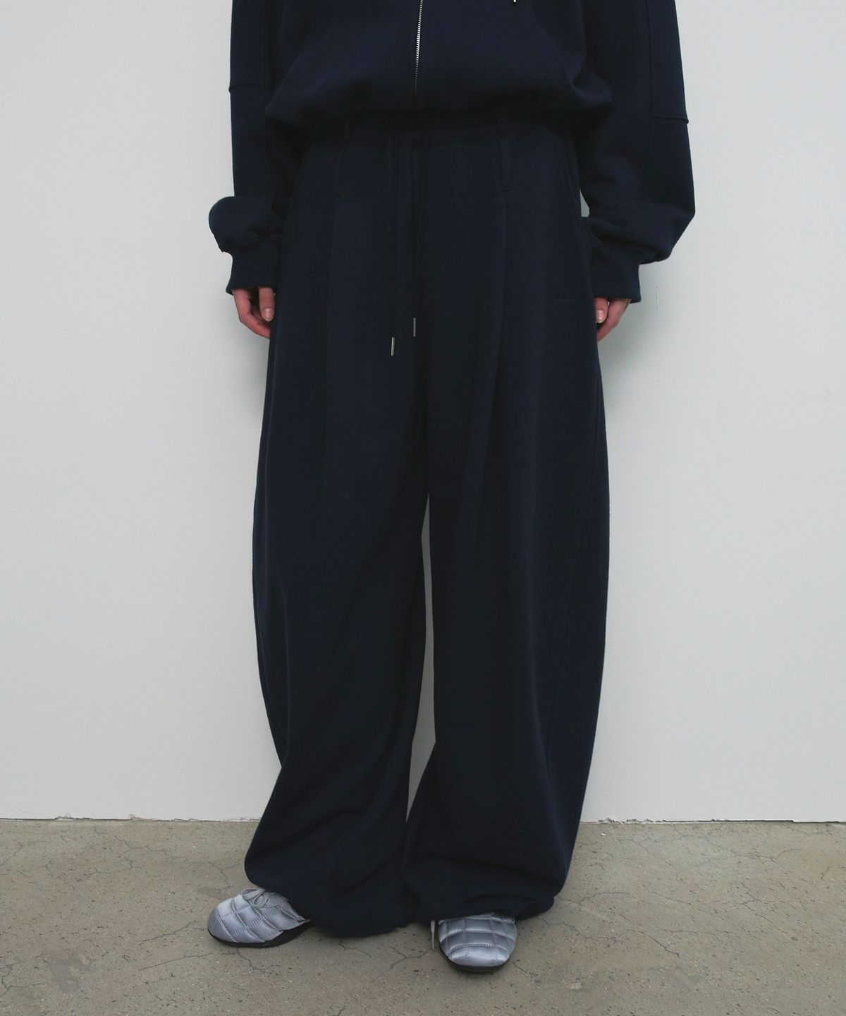 샌드릭(SANDRIC) OVERFIT SWEAT PANTS_NAVY