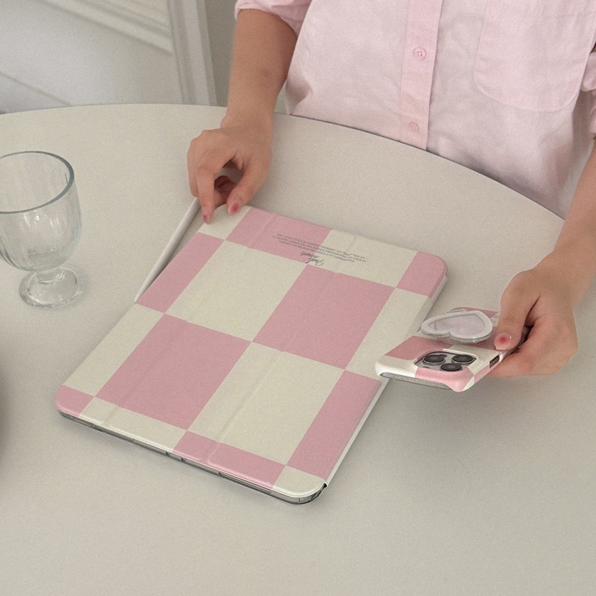 메이드모먼(MADEMOMENT) soft checkerboard 디자인 [아이패드 케이스]