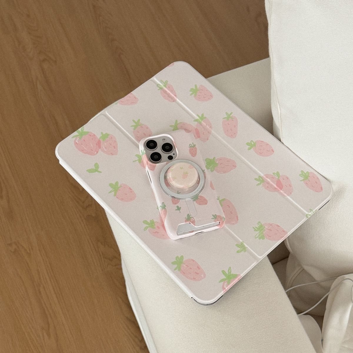 메이드모먼(MADEMOMENT) berry garden 디자인 [아이패드 케이스]