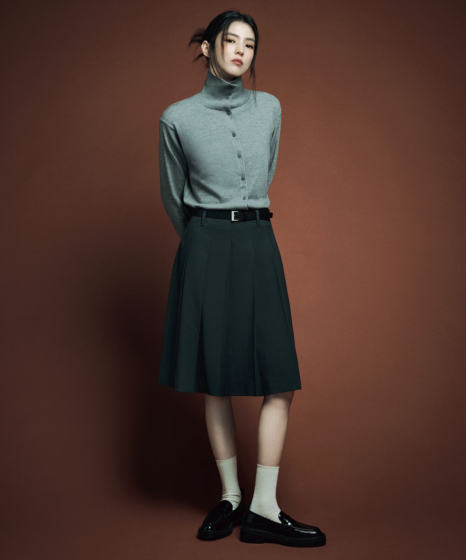 美品★漆黒★PLEATS PLEASE★ミディ丈スカート レディーススーツ】セットアップ対応ミディ丈セミフレアスカート