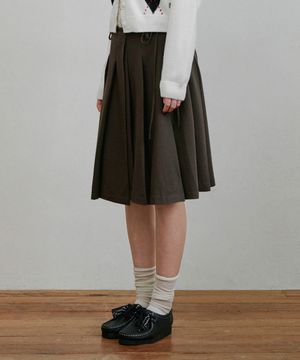 플리츠 랩 미디스커트 브라운