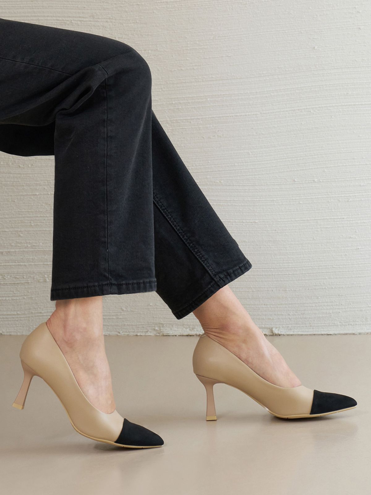 엘칸토(ELCANTO) 인텐스 여성 투톤 스틸레토 펌프스 7cm LCWD80I539