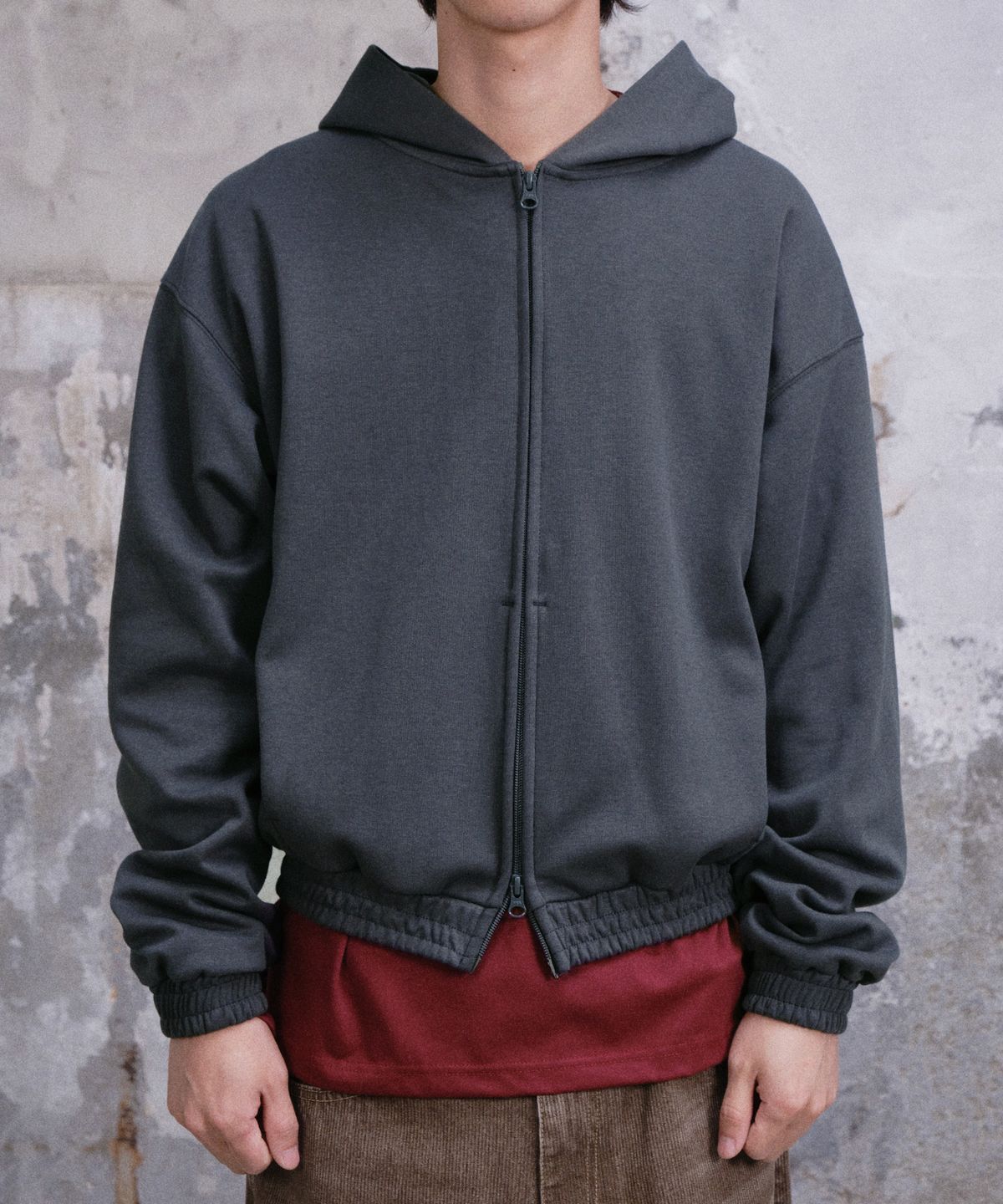 다이브인(DIVEIN) LIGHT CROP HOOD ZIP-UP (CHARCOAL)