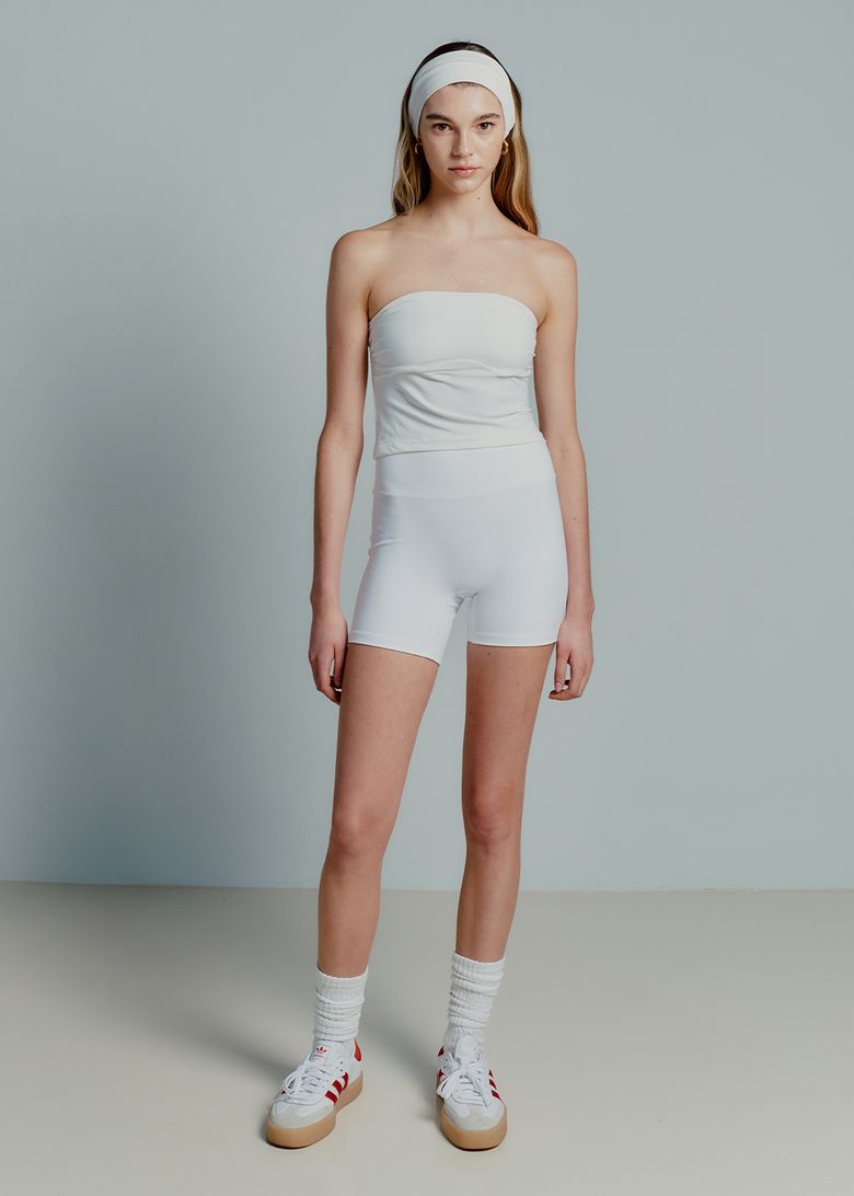 ESSENTIAL BIKE SHORTS - WHITE