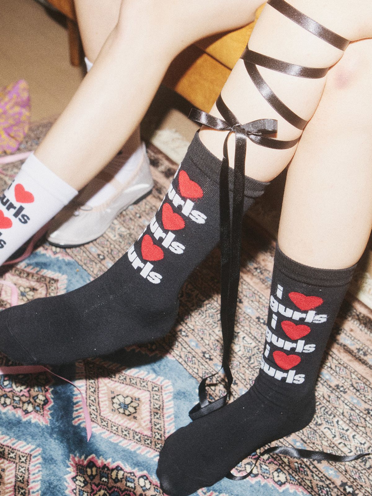 에즈이프 캘리(ASIF CALIE) NEW GURLS KNEE SOCKS BLACK