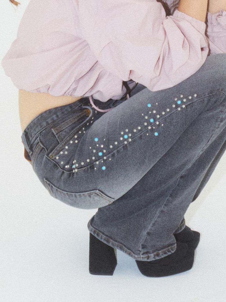 GEM DETAIL BOOTCUT STRETCH JEANS BLACK