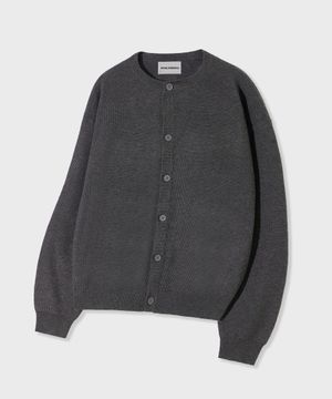 에센셜 라운드넥 니트 가디건 차콜