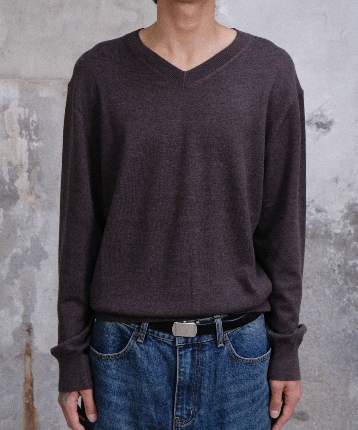 다이브인(DIVEIN) LOOSED FINE WOOL V-NECK KNIT (BROWN)