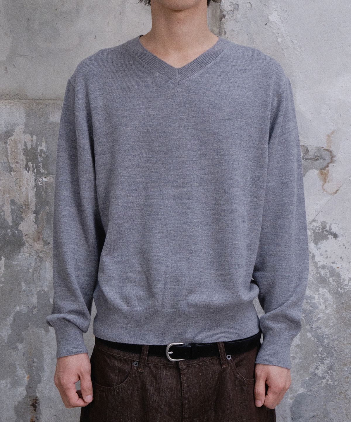 다이브인(DIVEIN) LOOSED FINE WOOL V-NECK KNIT (GRAY)