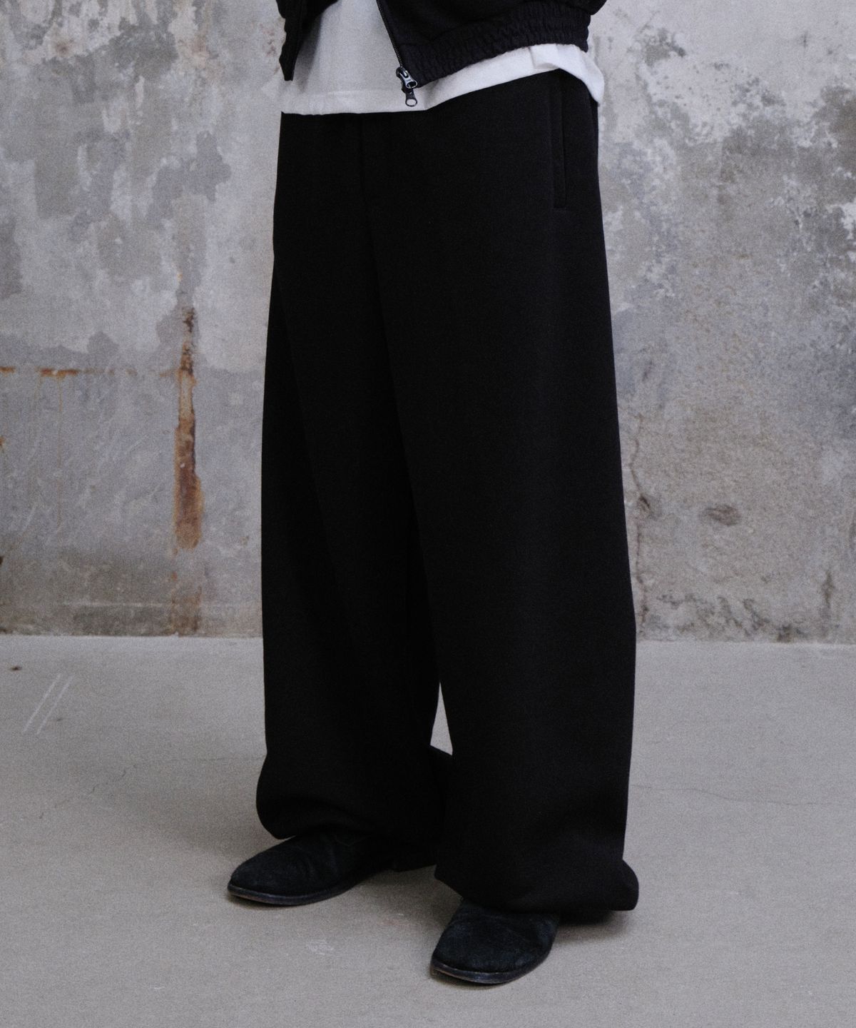 다이브인(DIVEIN) UNIFORM SWEAT PANTS (BLACK)