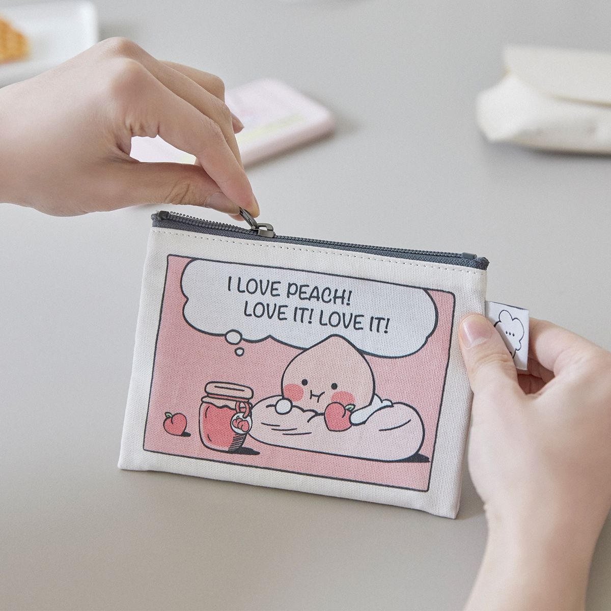 카카오프렌즈(KAKAO FRIENDS) 레이지선데이 미니파우치_어피치