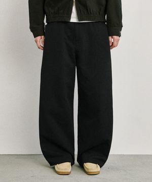코튼 커브드 팬츠 블랙