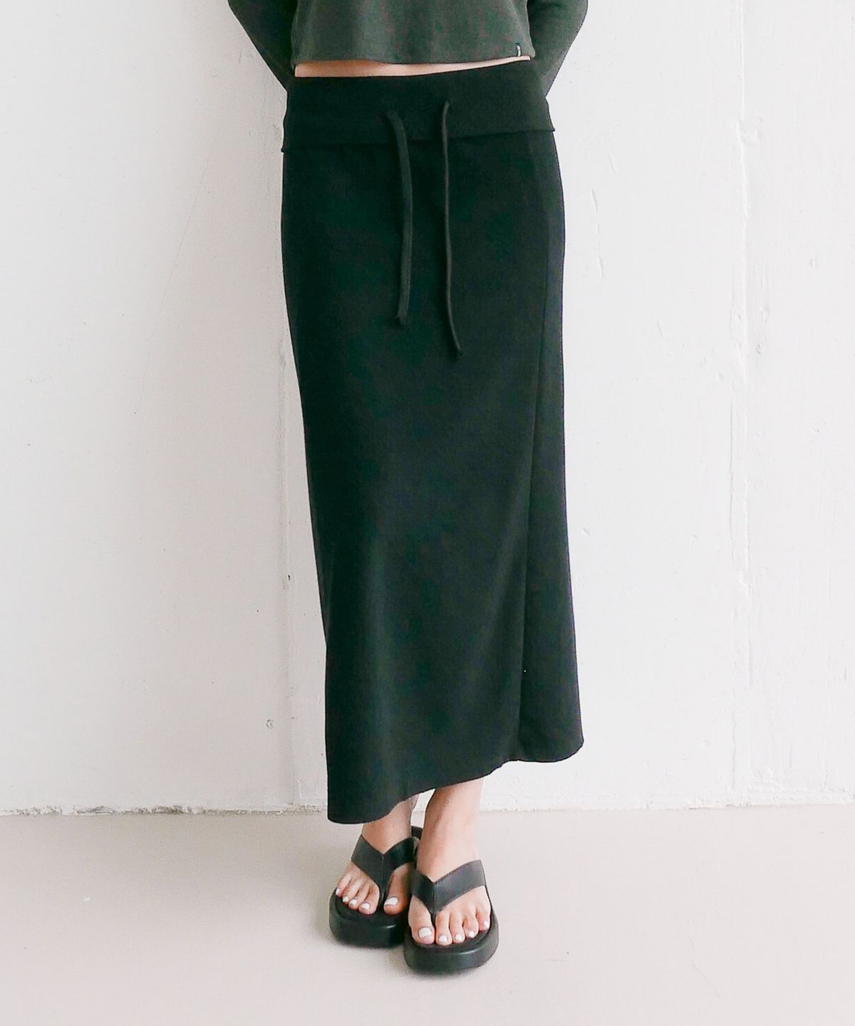 디어스토커(DEARSTALKER) D. BASIC KNIT FOLD LONG SKIRT - 2 COLOR