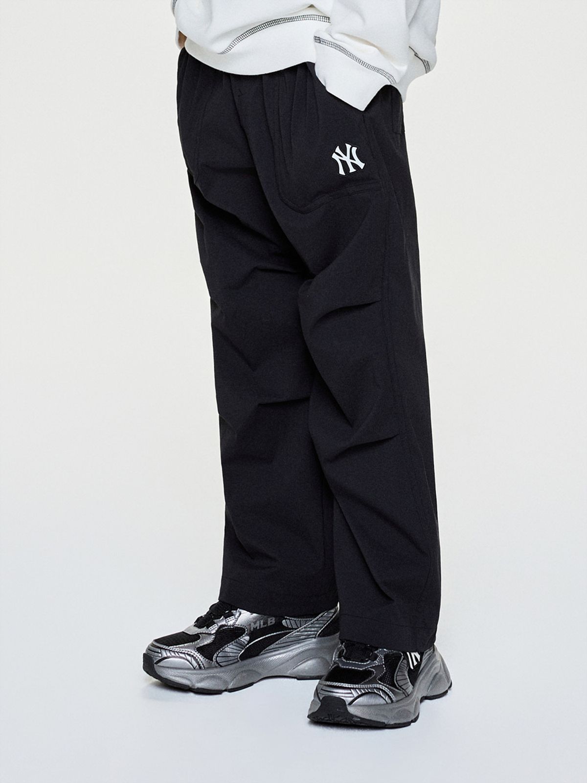 엠엘비 키즈(MLB KIDS) 아웃도어 벌룬핏 화섬팬츠 NY (Black)