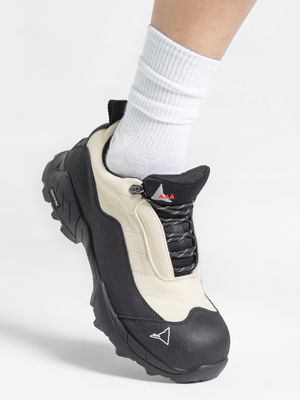 GO87 른오 트레일 마운틴 스니커즈