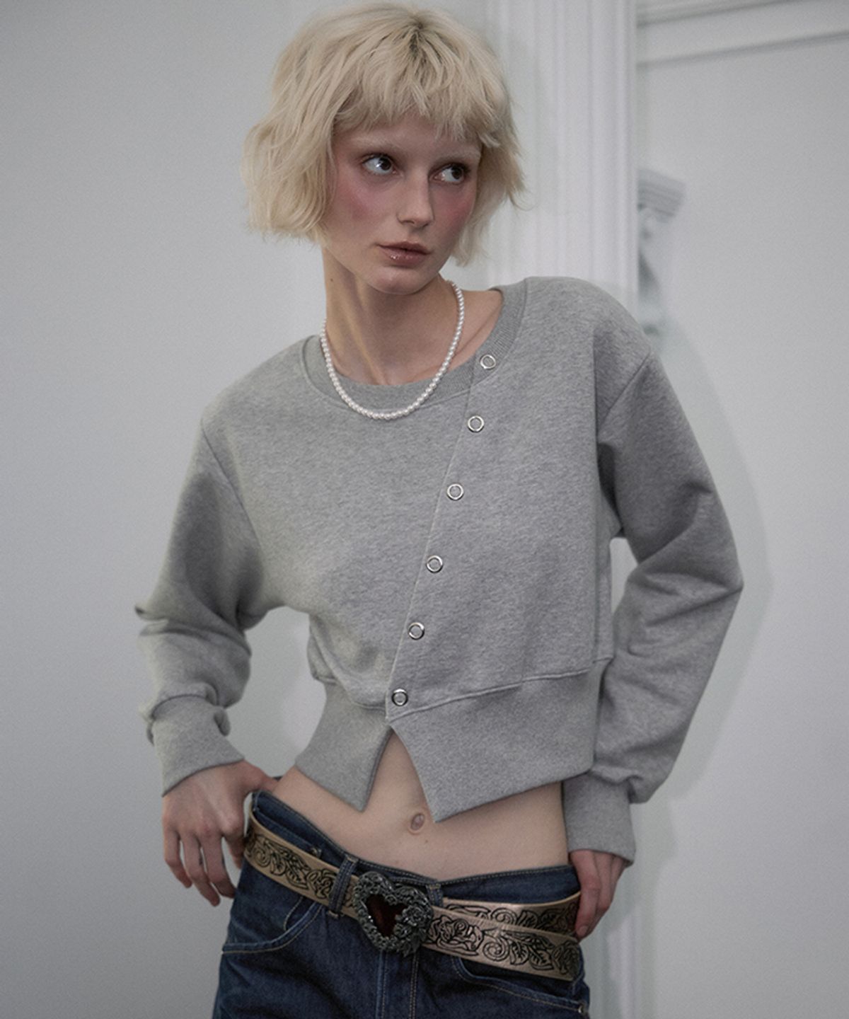 로제프란츠(ROSEFRANTZ) Eyelet Slit Sweatshirt [Gray]