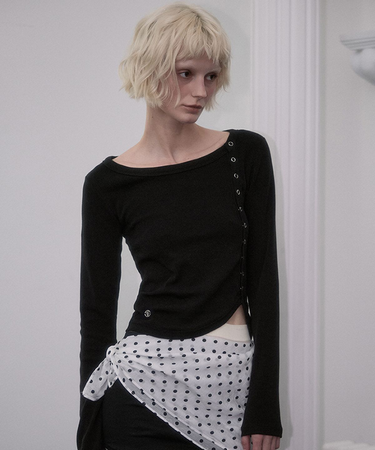 로제프란츠(ROSEFRANTZ) Side Eyelet Long Sleeve [Black]