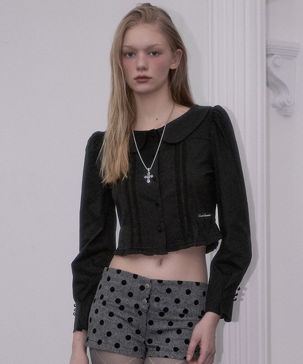 로제프란츠(ROSEFRANTZ) Lace Frill Crop Blouse [Black]