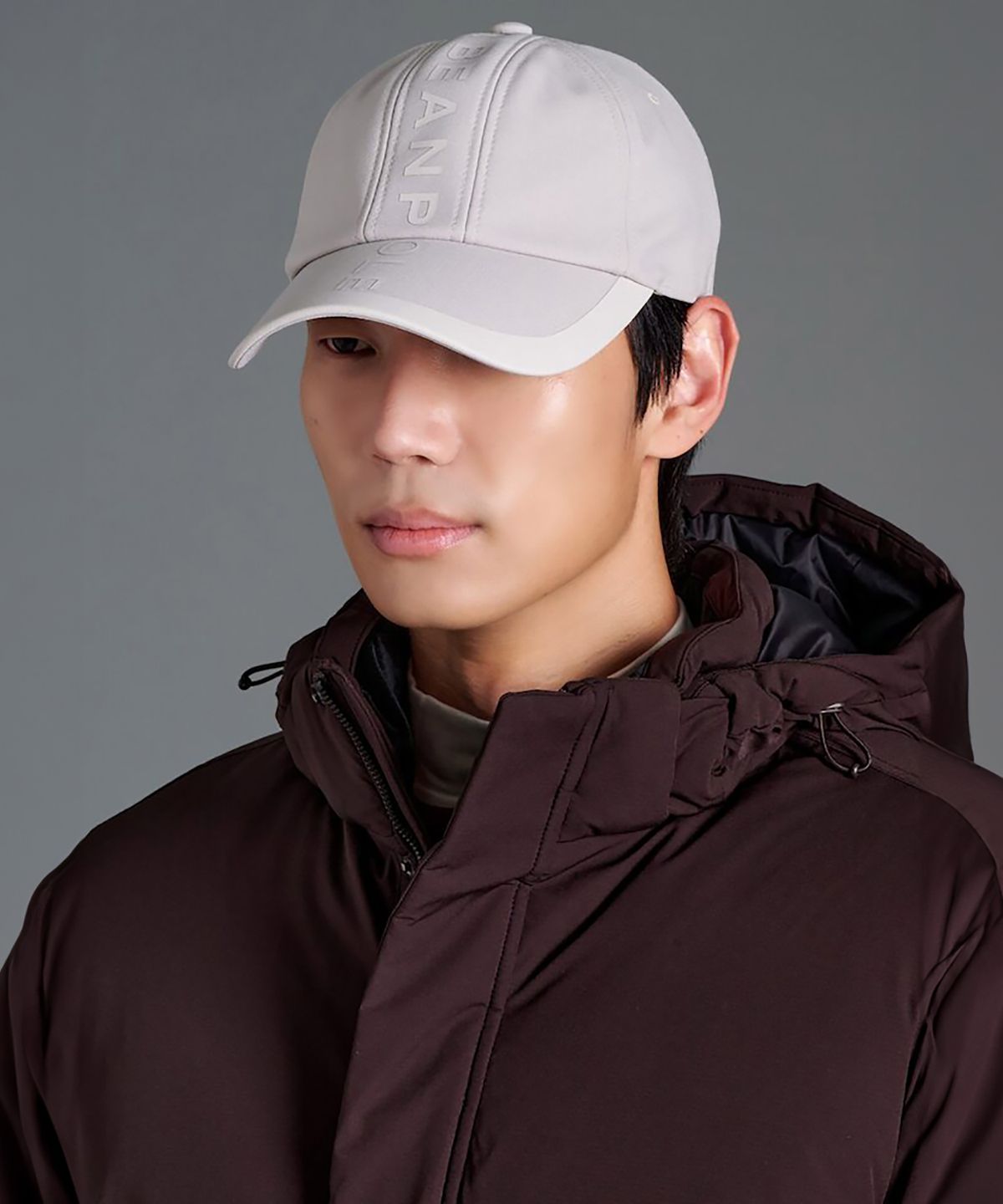 빈폴 액세서리(BEANPOLE ACCESSORY) 남성 세로 로고 볼캡  라이트 그레이