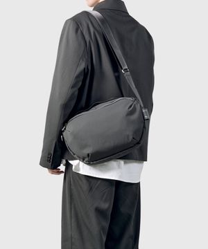 데데킨트 F23 크로스백 어반 차콜