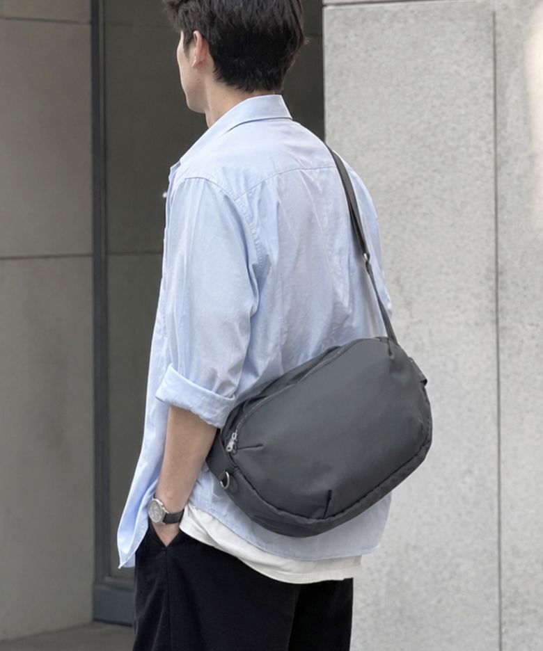 데데킨트 F23 데일리 여행용 나일론 크로스백 어반 차콜