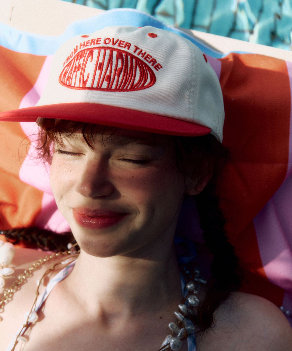 트래픽하모니(TRAFFIC HARMONY) ROUND LOGO TRUCKER HAT_RED