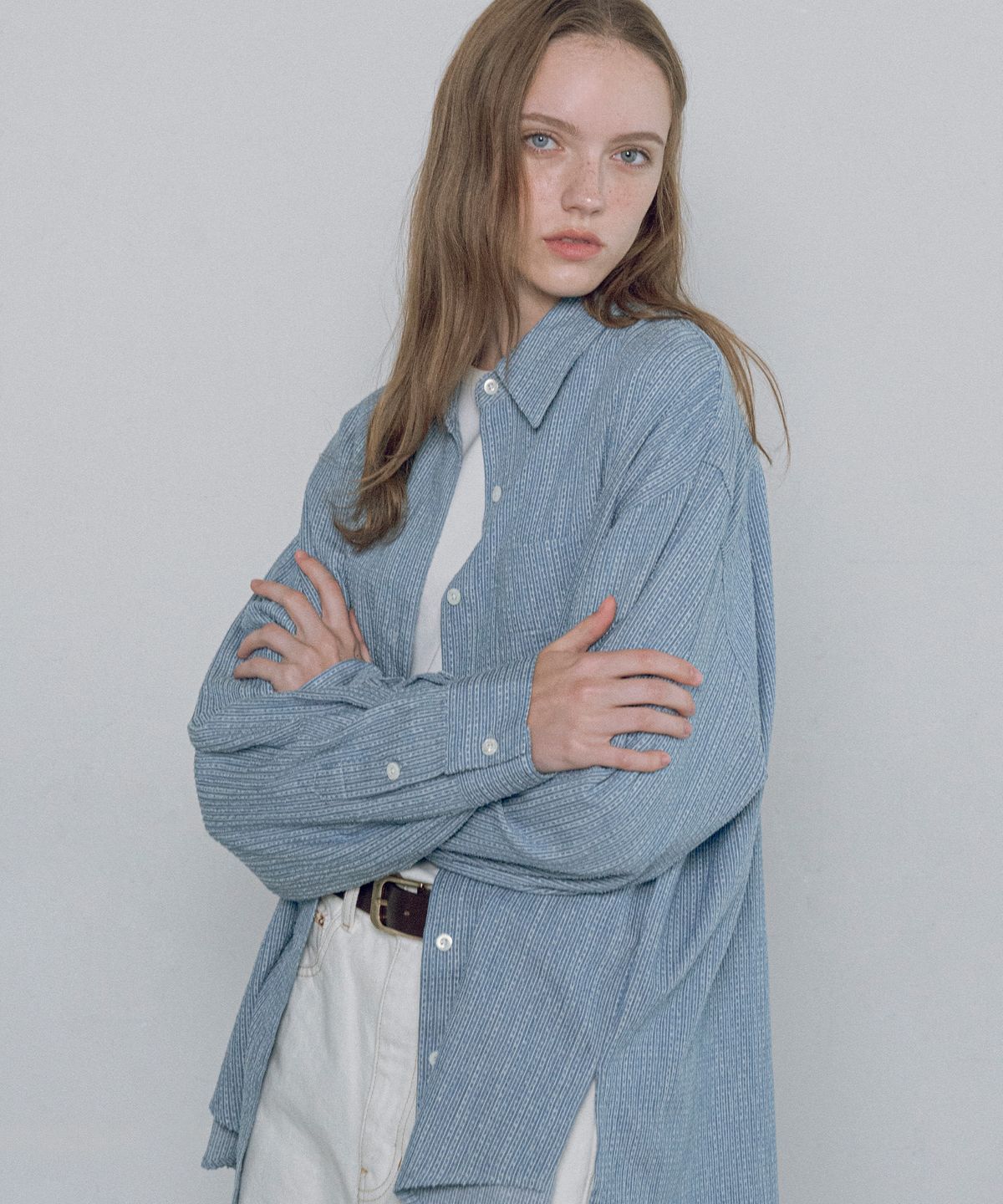 반원 아틀리에(VANONE ATELIER) A3550 텍스처드 데님 셔츠_Light blue