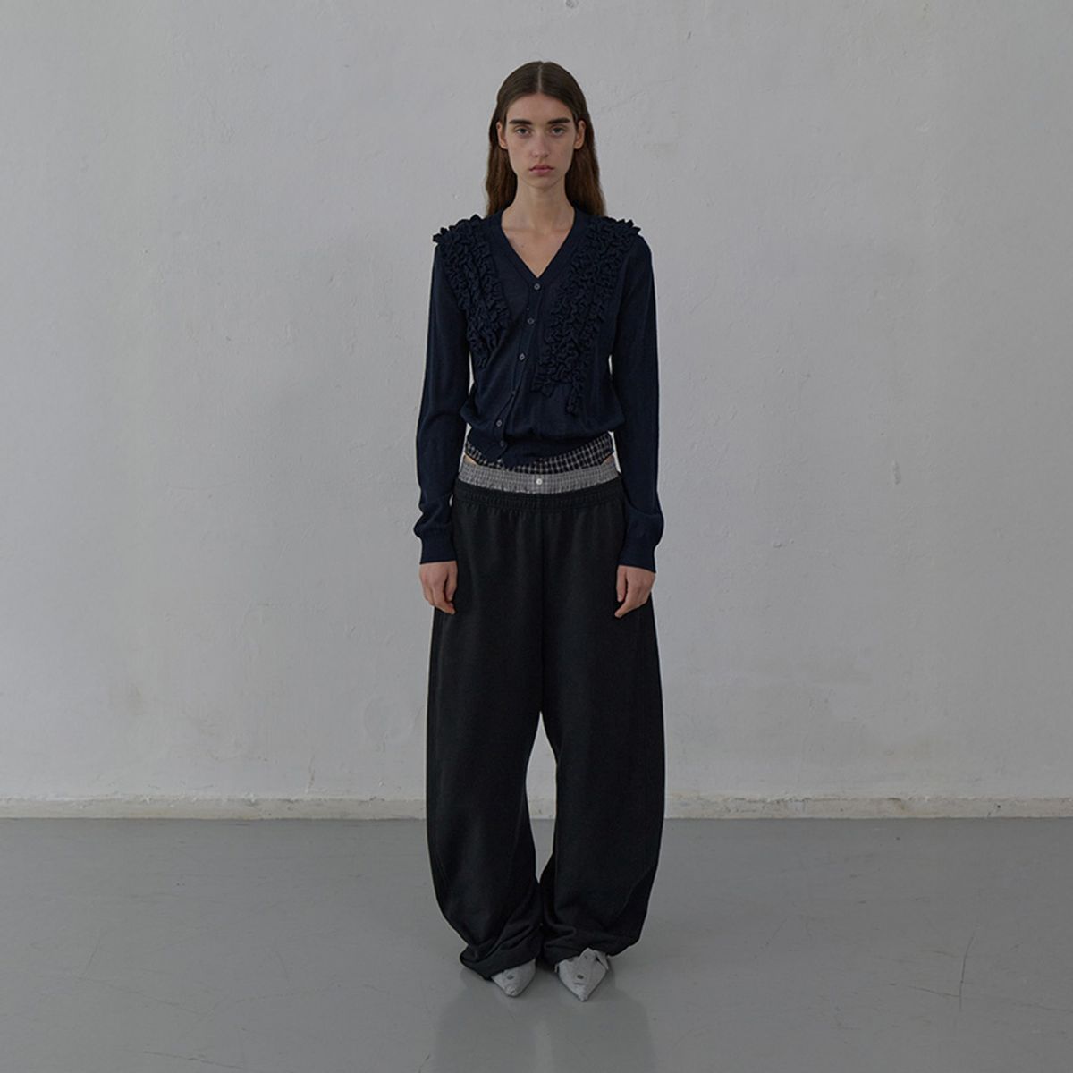 엘씨디씨티엠(LCDC™) ASYMMETRIC FRILL CARDIGAN (NAVY)
