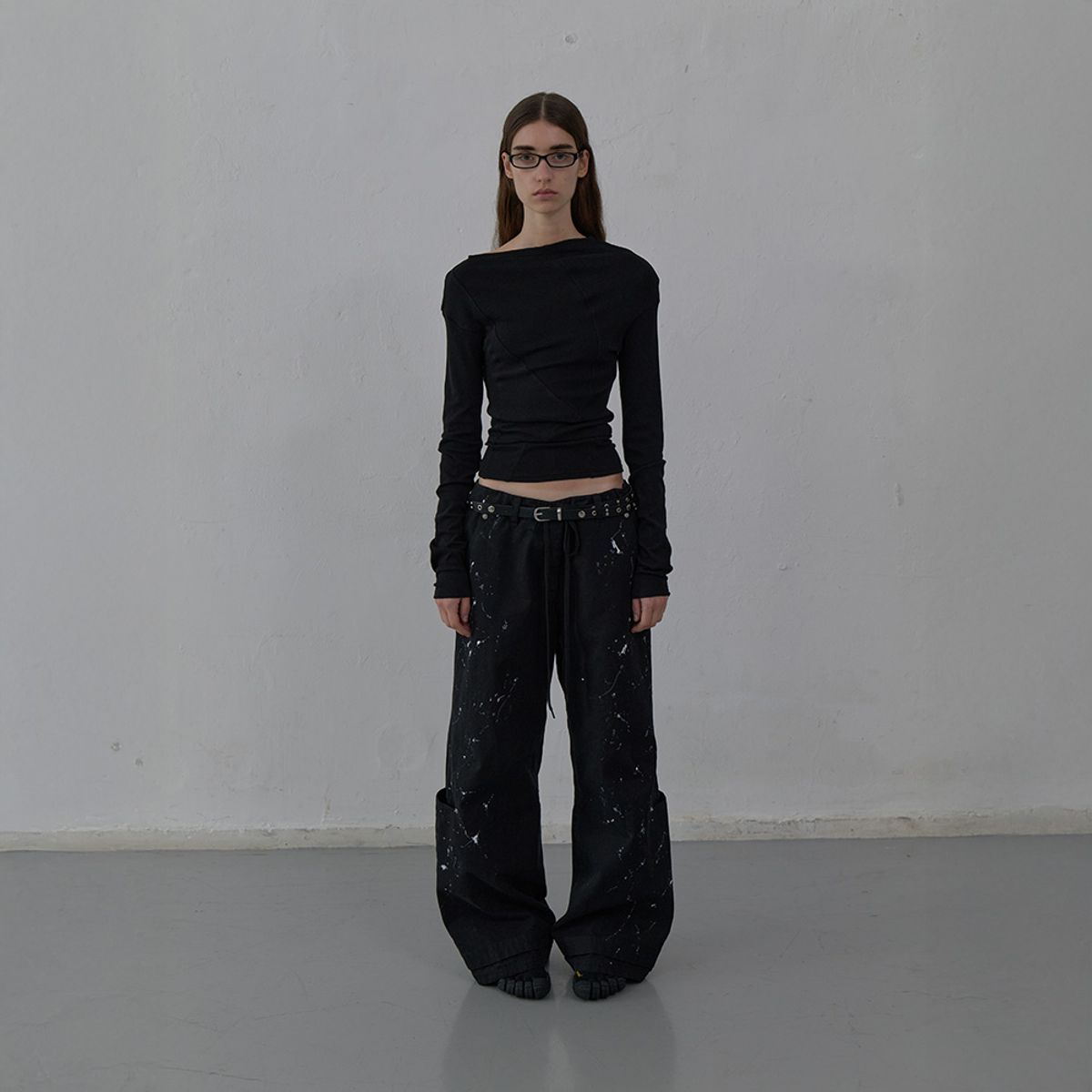 엘씨디씨티엠(LCDC™) NEW CURVED LONG SLEEVE TOP (BLACK)