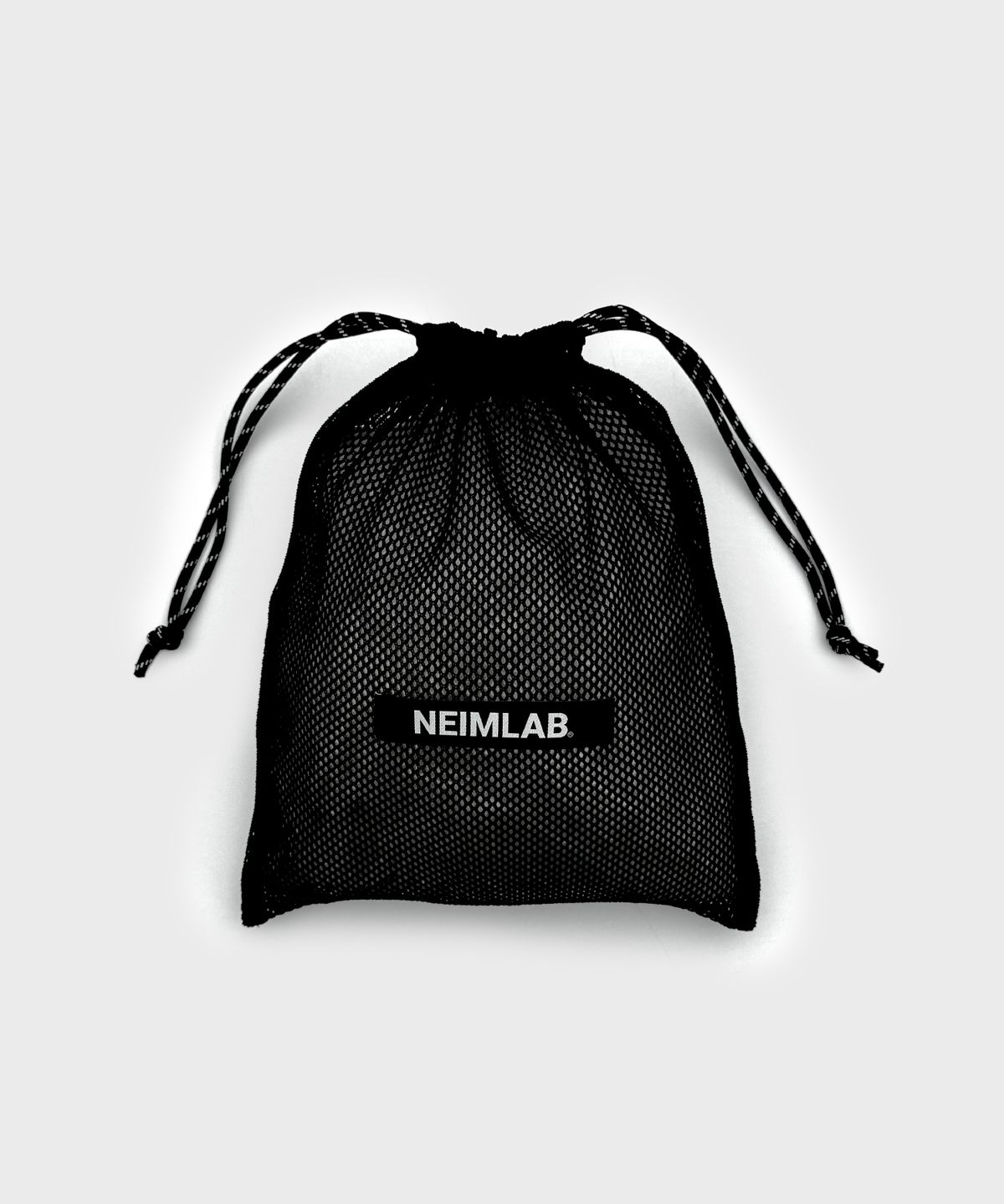 네임랩(NEIMLAB) 메쉬 스트링 파우치 블랙