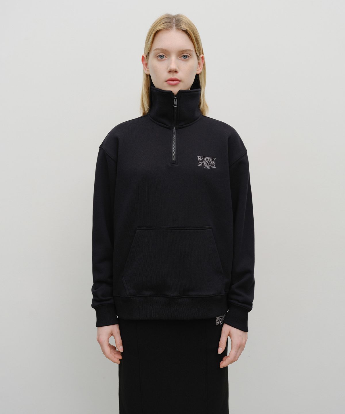 마리떼 프랑소와 저버(MARITHÉ + FRANҪOIS GIRBAUD) CLASSIC LOGO HALF ZIPUP SWEATSHIRT black