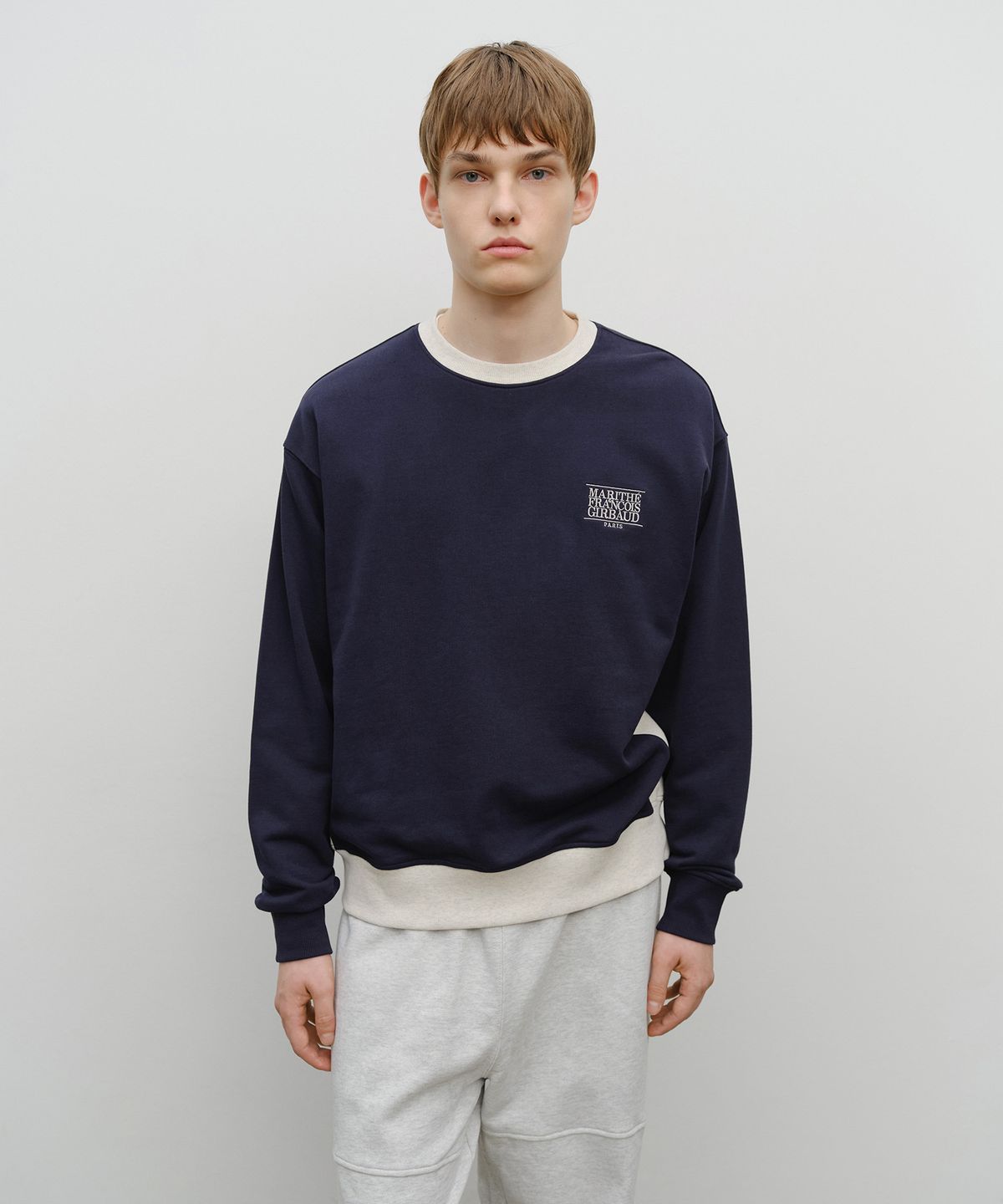 마리떼 프랑소와 저버(MARITHÉ + FRANҪOIS GIRBAUD) CLASSIC LOGO SIDE COLOR BLOCK SWEATSHIRT navy
