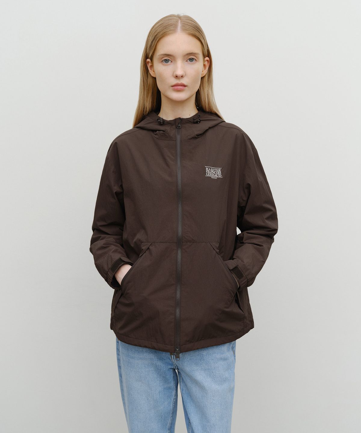 마리떼 프랑소와 저버(MARITHÉ + FRANҪOIS GIRBAUD) CLASSIC LOGO OVER FIT HOODED WINDBREAKER brown