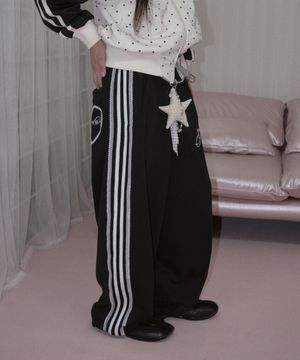 HEART LACE APPLIQUE SWEAT WIDE PANTS BLACK