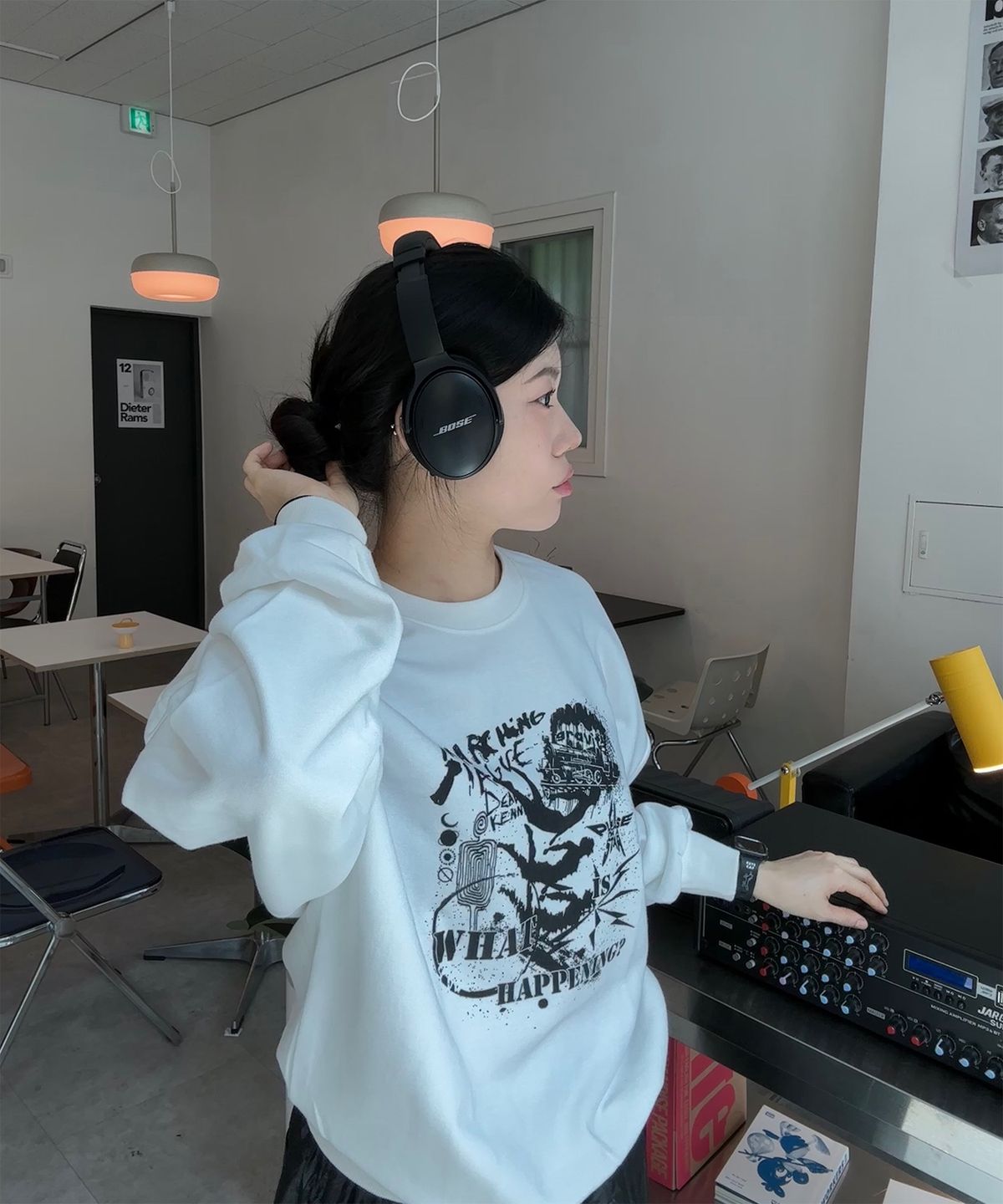 오실롯(OCELOT) C14 스페이스 오버핏 맨투맨 화이트