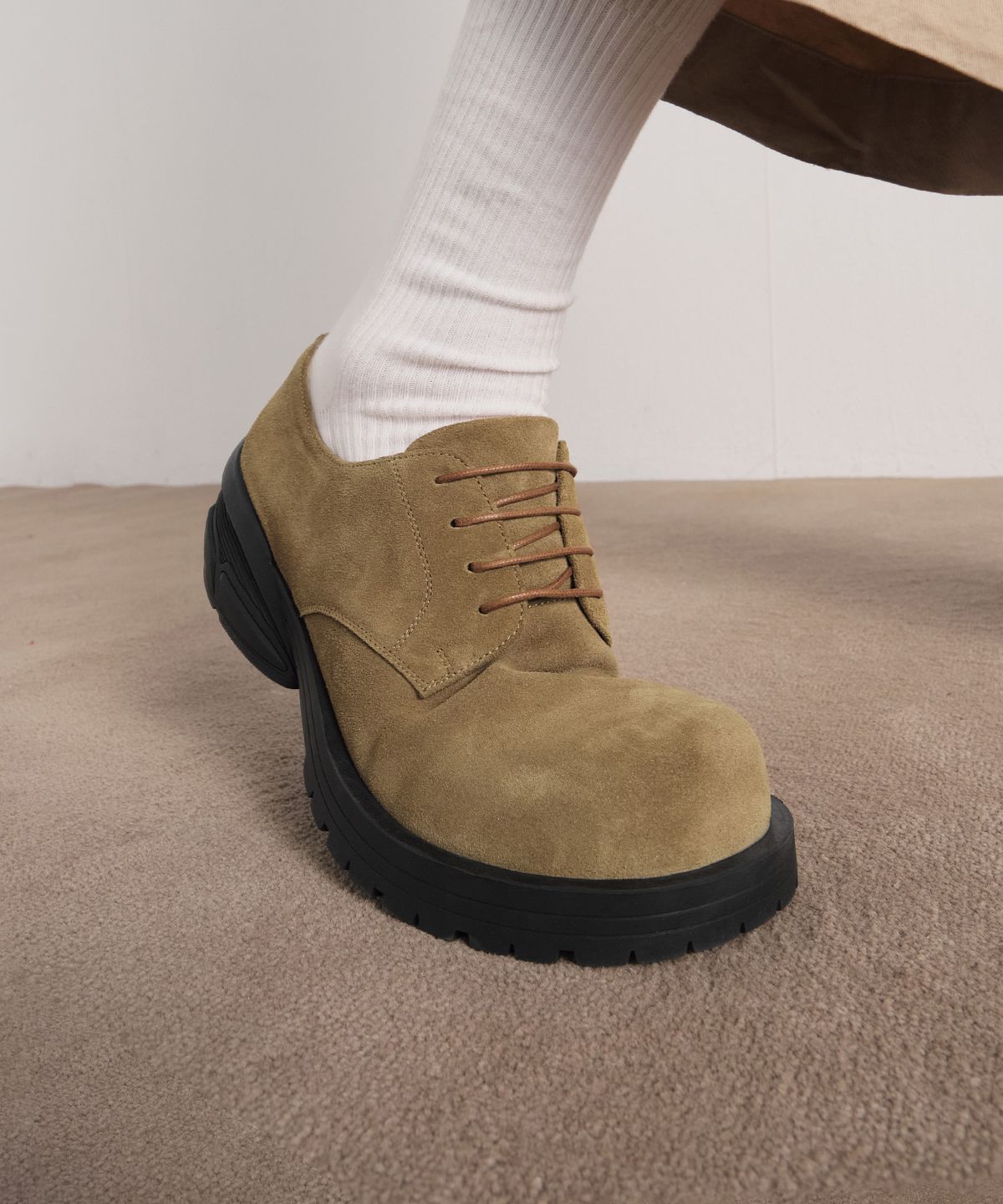 식스핏(6FT) GRAVITY DERBY (CAMEL)