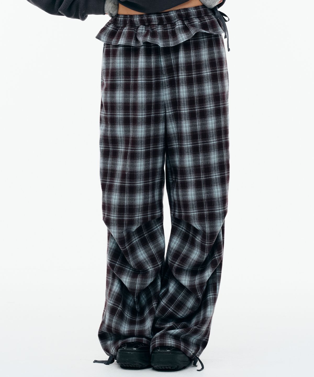 뚜오미오(TUOMIO) FRILL LAYERED CHECK PANTS [BLUE]