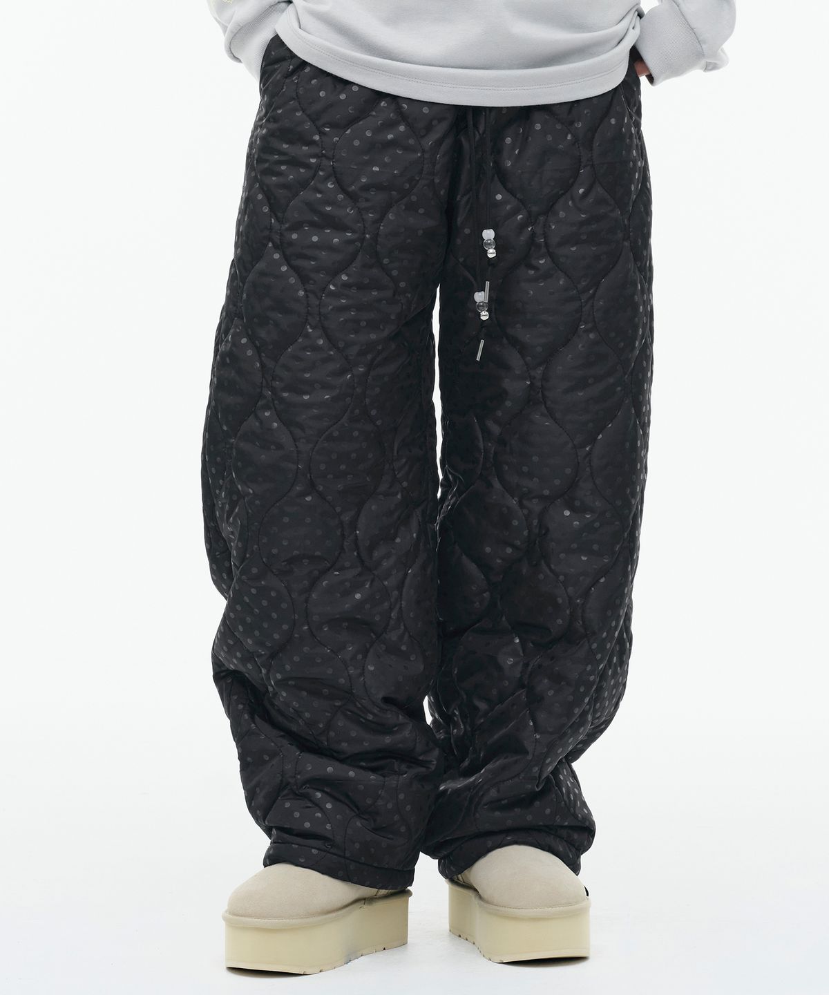 뚜오미오(TUOMIO) DOT QUILTED PANTS [BLACK]