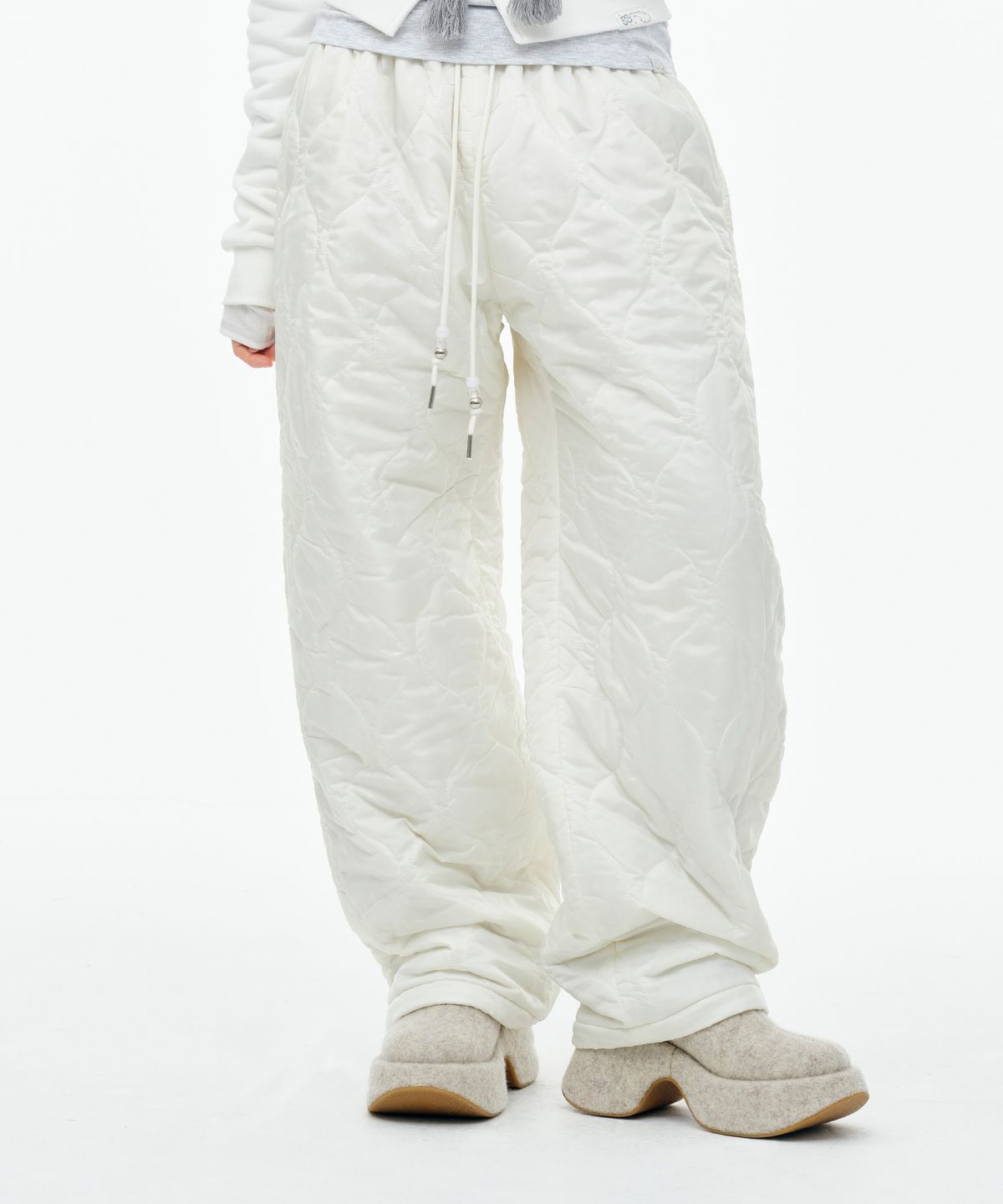 뚜오미오(TUOMIO) DOT QUILTED PANTS [CREAM]
