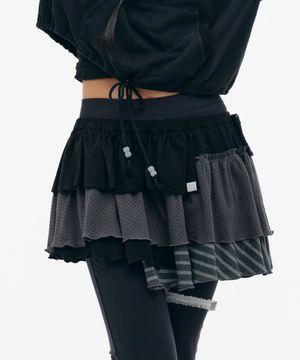 BANDED LAYERED SKIRT [BLACK]