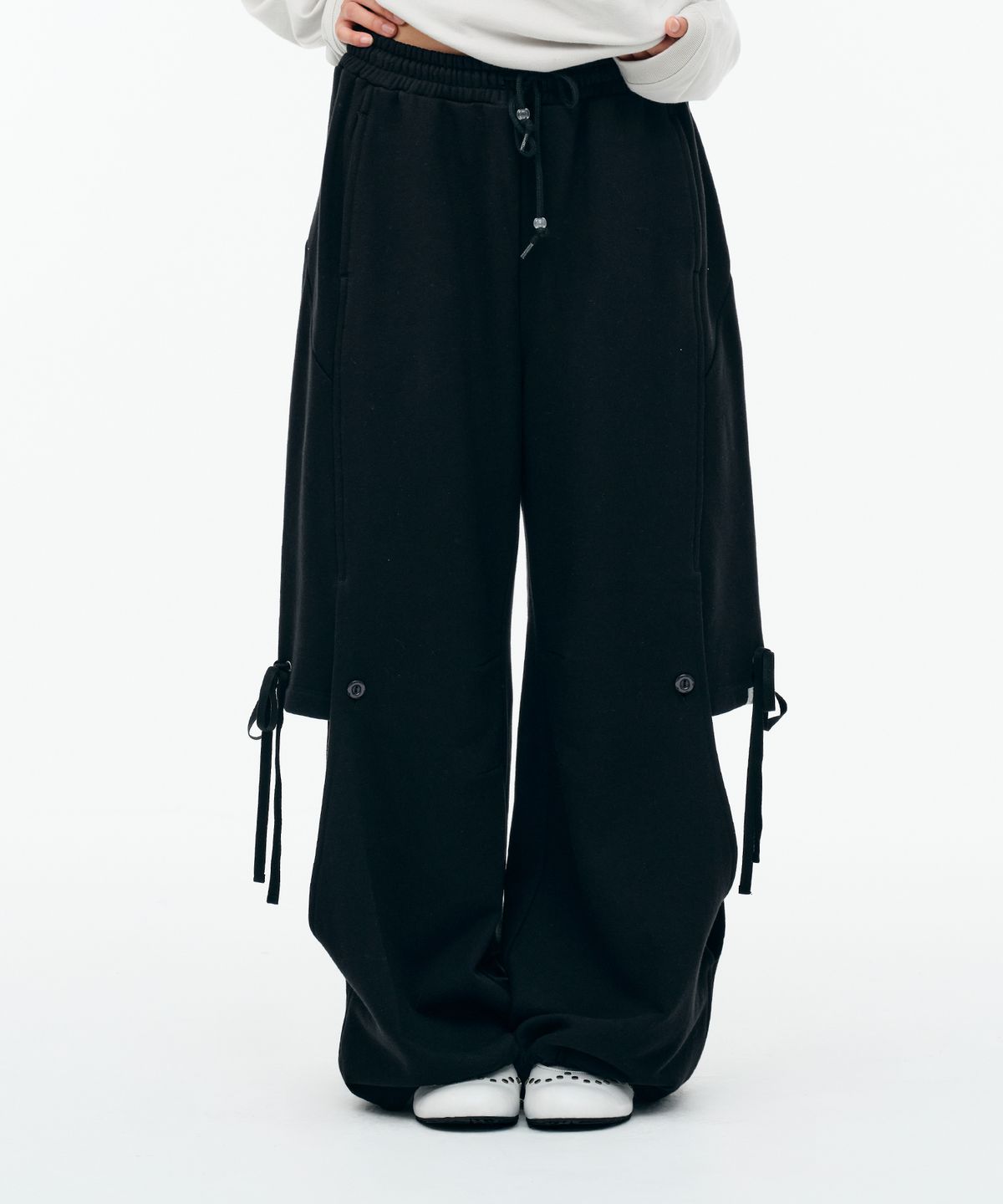 뚜오미오(TUOMIO) DOUBLE LAYERED SWEATPANTS [BLACK]