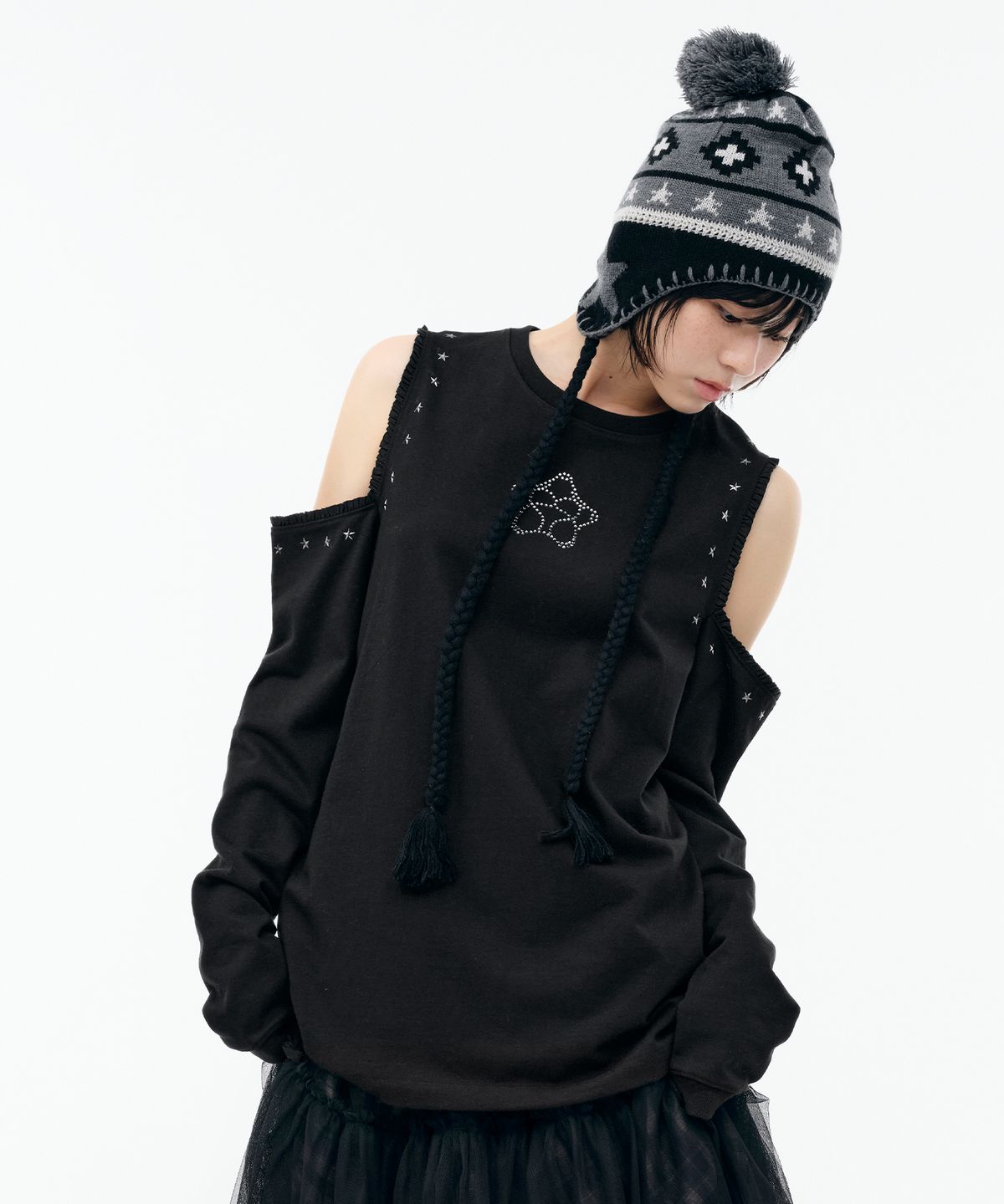 뚜오미오(TUOMIO) CUT-OUT LACE LONG SLEEVES [BLACK]