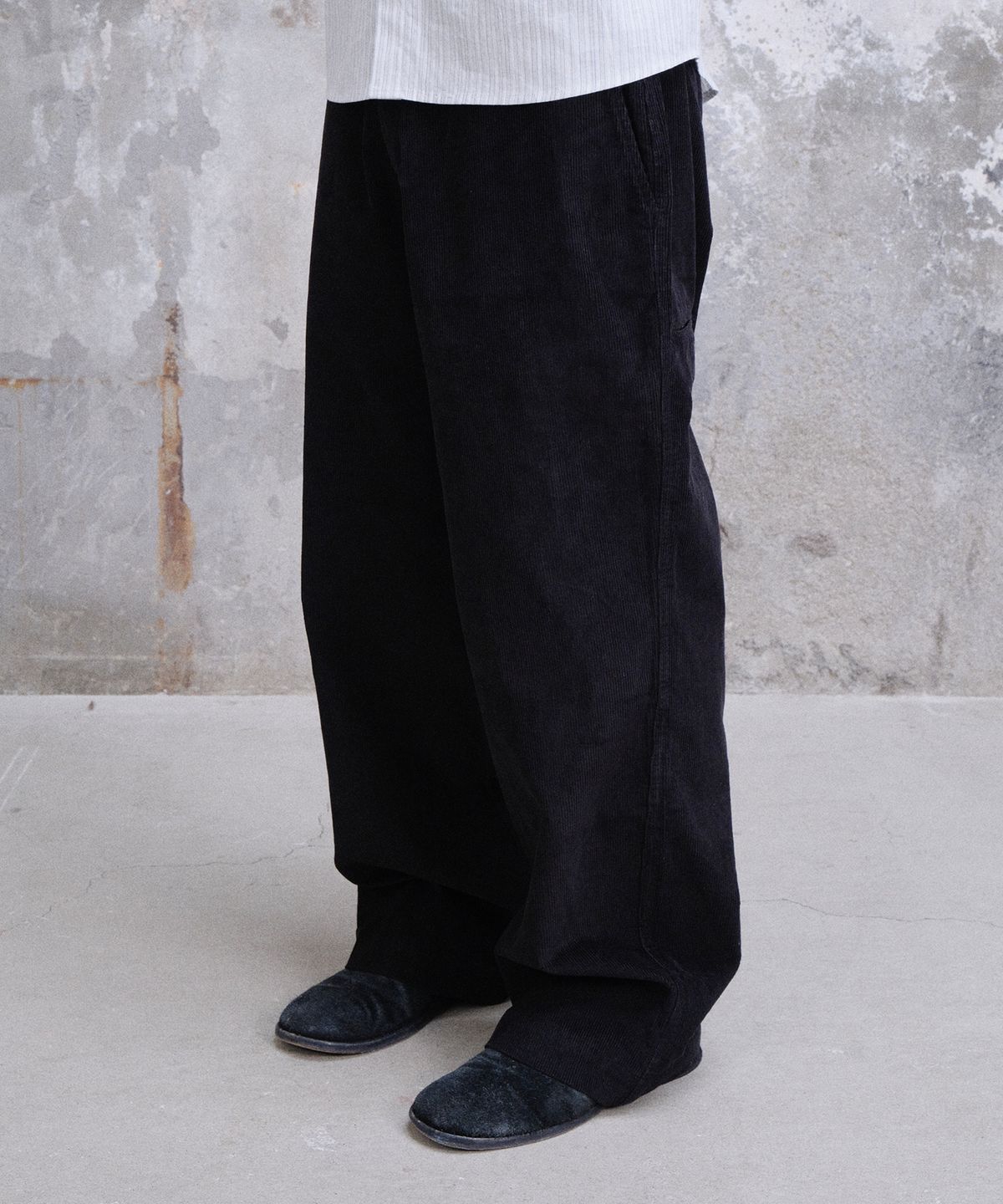 다이브인(DIVEIN) UNIFORM CORDUROY CHINO PANTS (BLACK)