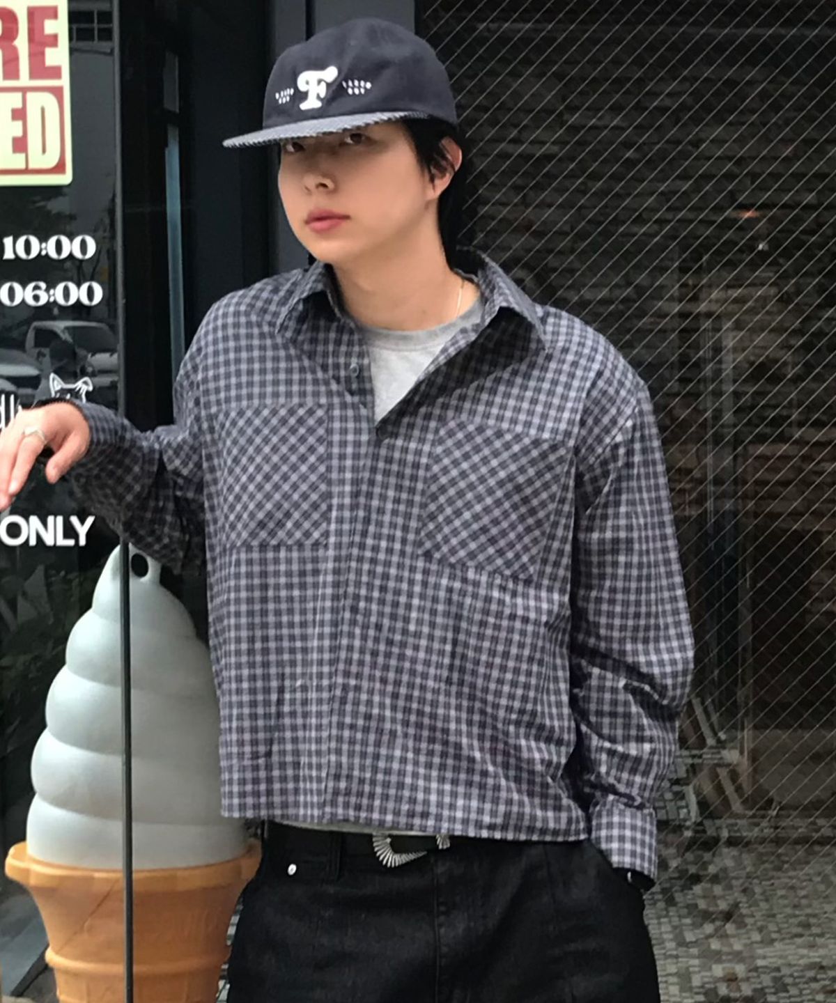 르아르(LEIRE) 에센셜 크롭 체크 셔츠 [네이비]