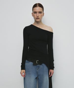 ONE SHOULDER UNBALANCED STRAP T-SHIRT_BLACK
