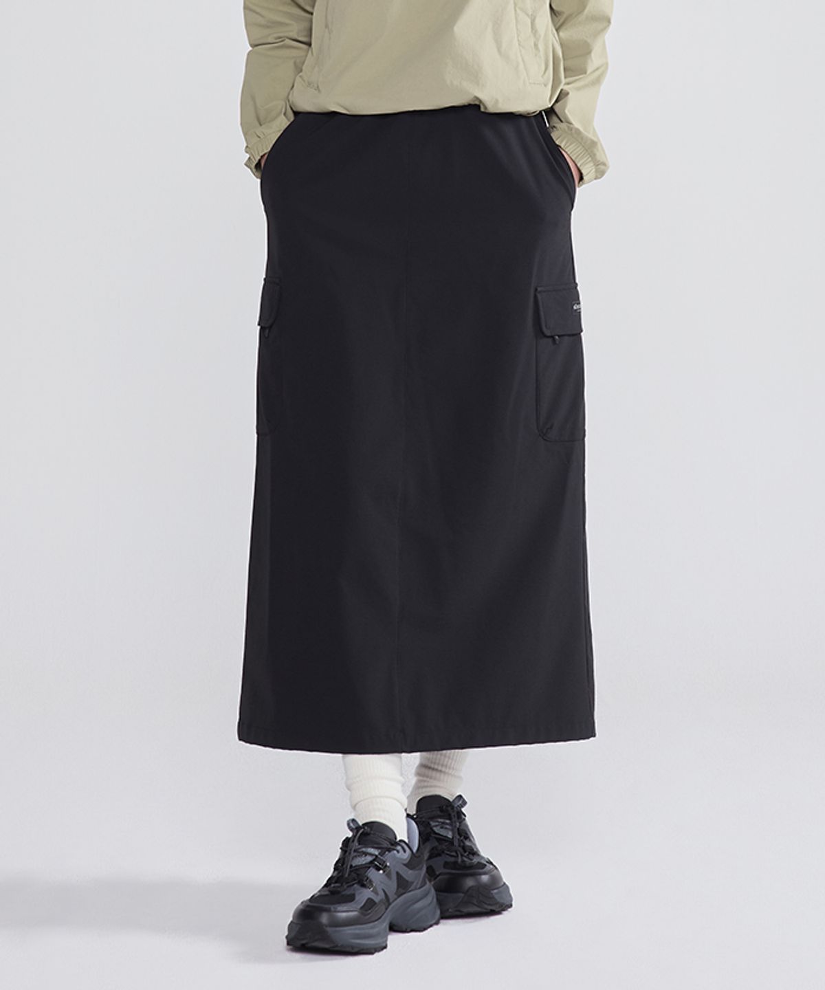 디스커버리 익스페디션(DISCOVERY EXPEDITION) 여성 우븐 에센셜 트레이닝 스커트 (BLACK)