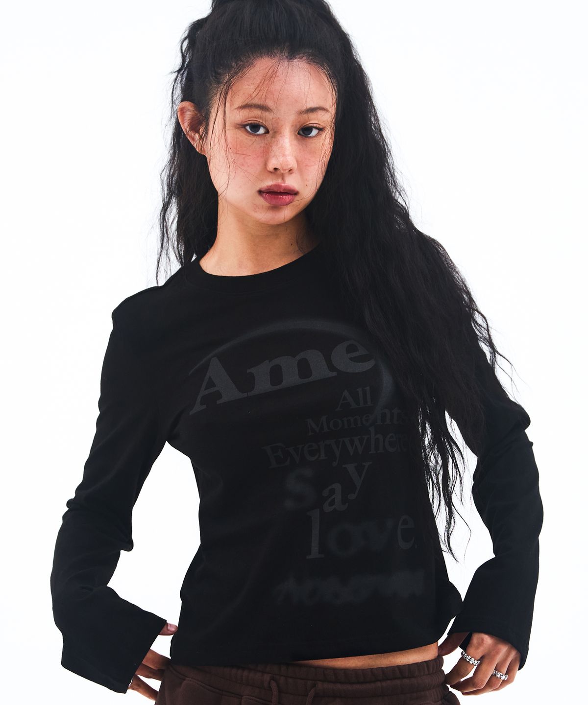 아메스 월드와이드(AMES-WORLDWIDE) BIG TYPO LONGSLEEVE TEE BLACK