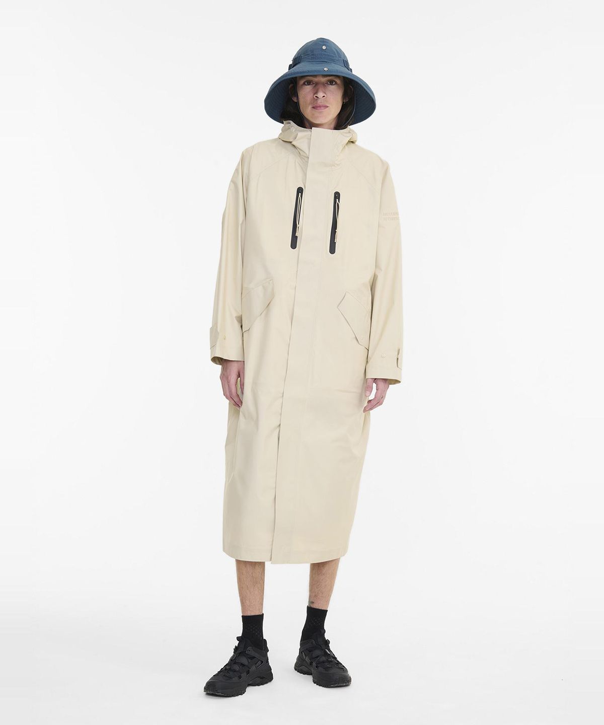 에이글(Aigle) 롱 피쉬테일 아웃도어 자켓 Aigle Experience by Etudes Studio AIS25UOUT004BRI